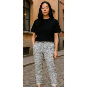 NWT Mario Serrani High-Rise Stretch Cuff Blue& White Floral Capri Small